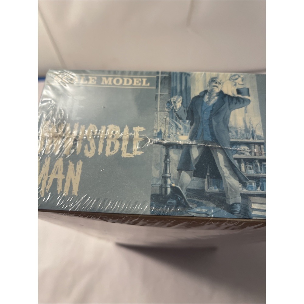 Moebius 1/8 Scale The Invisible Man Plastic Model Kit 903 Sealed New - Picture 7 of 16